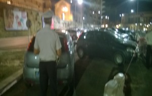 Vigili in azione nel traffico del sabato sera
