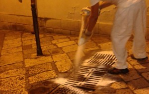 Pulizie notturne in centro e sulla litoranea per gli operatori della Ecologica Pugliese