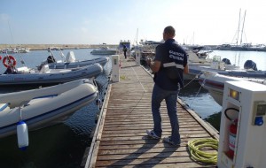 Pontili e gazebo abusivi al Porticciolo di Villanova: scattano i sequestri