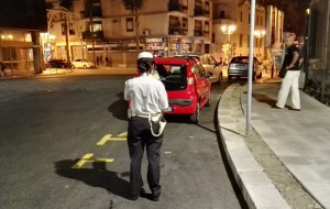 Fioccano le multe per sosta su strisce pedonali o stalli riservati agli invalidi. Altre quattro maximulte per i parcheggiatori abusivi