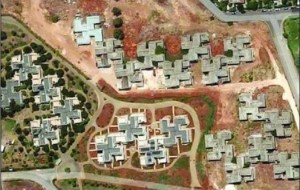 Ville sul mare a forma di svastica. Google Maps scopre il segreto di Riva Marina