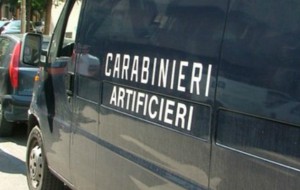 Paura a Francavilla, bagaglio sospetto fa scattare allarme in stazione: intervengono gli artificieri
