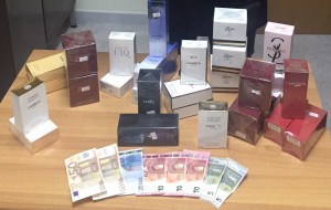 Vendono profumi taroccati: denunciati due napoletani