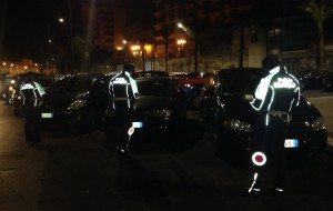 Vigili in azione nel traffico del sabato sera: 60 multe