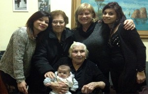 Dalla quadrisavola Peppa (104 anni) alla piccola Maya (4 mesi): sei donne per sei generazioni brindisine