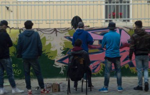 “La scuola è messa male? ce la aggiustiamo noi!” Al Liceo Simone Durano fuori la protesta, inizia la festa