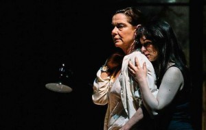Monica Guerritore il 2 febbraio a Francavilla Fontana con “Qualcosa rimane”