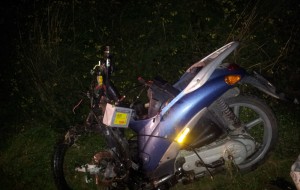 Auto contro scooter alle porte di Brindisi: tre feriti, grave giovane donna
