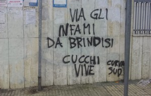 Via gli infami da Brindisi: scritte sui muri contro il Carabiniere implicato nel caso Cucchi