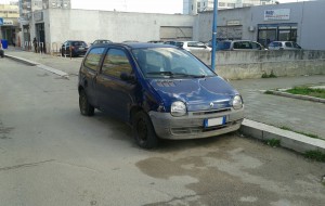 Via Bezzecca: rimossi due veicoli inutilizzati da tempo