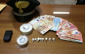 Cocaina in auto: arrestato spacciatore