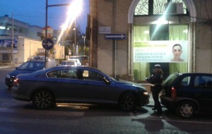 Soste su strisce pedonali o su stalli disabili: pioggia di multe della Polizia Municipale