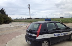 Nomadi occupano area di servizio in disuso: la PM di Brindisi ordina lo sgombero