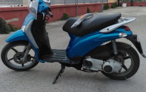Incidente in moto senza patente né assicurazione: feriti due minorenni