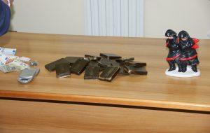 In casa 1,5 Kg di hashish: passa dai domiciliari al carcere