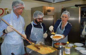 Cinque Candidati Sindaco prestano servizio alla Caritas