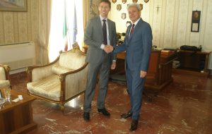 Il Prefetto Vardè incontra il Console Generale di Francia e gli studenti della scuola elementare Bozzano