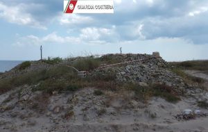 Discarica su duna protetta: sequestro e denuncia per “Deturpamento di Bellezze Naturali”
