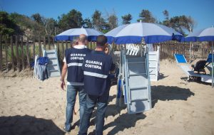 Operazione Mare Sicuro: soltanto metà degli stabilimenti balneari rispetta le regole