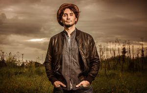 Sabato 9 Fabrizio Moro apre la serie di concerti del Baccatani Wave di Torre Regina Giovanna