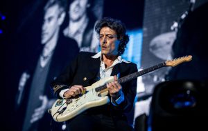 Musica Sotto le Stelle scalda i motori dell’estate ostunese, arriva Federico Poggipollini