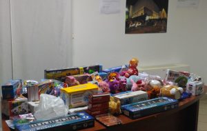 Continuano i controlli della municipale: sequestrati giocattoli abusivi