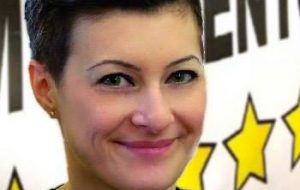 Giglio (M5S) scrive alla Carluccio: “cosa fa il Comune per partecipare al bando per finanziare la rimozione dei rifiuti sulle spiagge?”