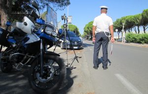 Diminuiscono gli incidenti ma la PM di Brindisi non abbassa la guardia: ecco i nuovi strumenti per stanare i trasgressori