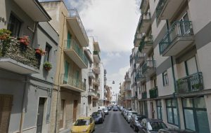 Fiamme dal climatizzatore in una casa della Commenda: 66enne messo in salvo dai Vigili del Fuoco
