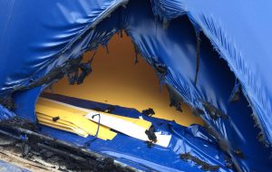 Bucato ed incendiato il nuovo tensostatico del Rione Bozzano