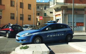 Rapinatore solitario irrompe nel centro scommesse di Viale Commenda
