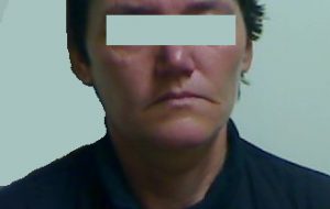 Badante rumena ruba anelli e bracciali alla sua assistita: arrestata