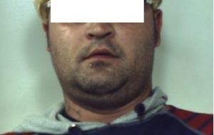 Aggredisce dipendente del Comune per ottenere contributo economico: arrestato