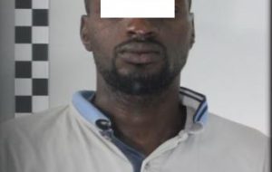 Picchia e minaccia operatore del centro di accoglienza: in carcere immigrato 33enne