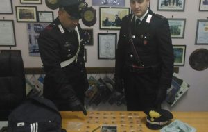 In casa 53 dosi di hashish: arrestati tre giovani