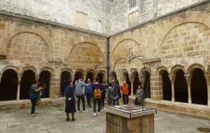 Gli alunni del Liceo Simone ciceroni nella Chiesa di San Benedetto di Brindisi