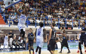 LBA, difesa e sfrontatezza: Brindisi batte Trento all’esordio
