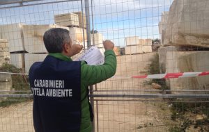 Società leccese continua l’attività nonostante lo stop della Regione: sequestrata cava a Carovigno