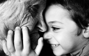 E’ Natale: i bambini di Sant’Elia vanno a trovare gli anziani del Focolare