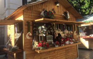 Al via il laboratorio di arte floreale all’interno del “Mercatino di Natale”