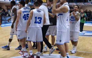 C’è Sassari, e  Brindisi, quasi come per magia, sciorina il più bel basket di stagione. Di Pierpaolo Piliego