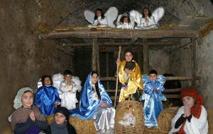 Alla Scuola Crudomonte il presepe itinerante per il Natale 2016