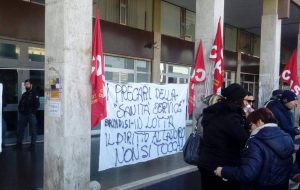 19 precari della SanitaService protestano a Bari