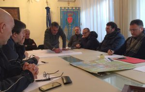 Neve e gelo a Brindisi, un briefing per fronteggiare l’eventuale emergenza: istituito numero verde