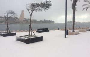 Emergenza, l’allarme continua: prevista neve a bassa quota anche per il 10 gennaio