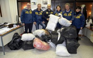 Due quintali di marijuana in una villa di Giancola: arrestati due albanei