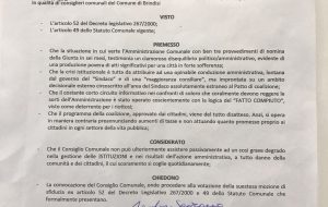 Sfiducia Carluccio: la mozione raccoglie 16 firme