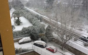 Emergenza neve, vertice in Prefettura: scuole chiuse fino a domani in tutta la Provincia, resta il divieto di circolazione senza catene
