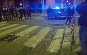 Assalto al bancomat con sparatoria: morto un bandito