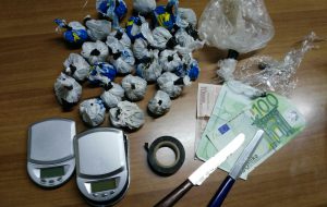 Sorpreso con 25 cipollotti di marjuana: nei guai 29enne di Ostuni
